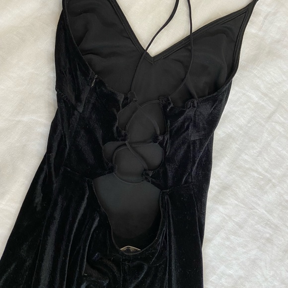 Morning Mist stretch velvet, black, mini dress with criss-cross, low back - Picture 9 of 11